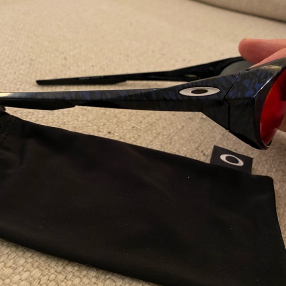 Oakley Eye Jacket Redux. Cobalt blue frame with positive red iridium lenses. - Picture 6 of 6